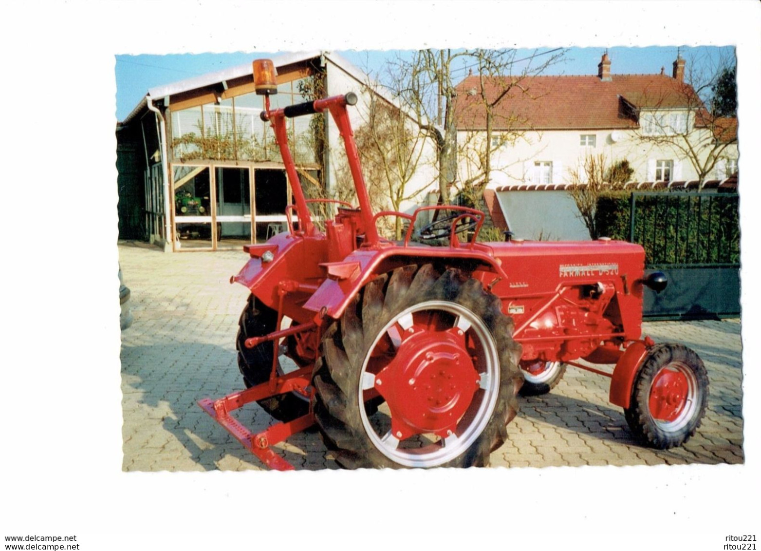 21 - Côte D'Or - VARANGES - N° 54 - M. Brullebaut Restaurateur De Tracteurs - Tracteur Gros Plan FARMALL D 320 - Tractors