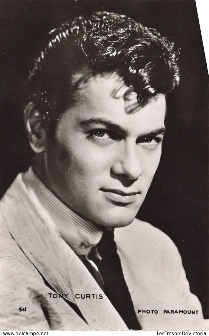 CELEBRITE -  Tony Curtis - Acteur Américain - Photo Paramount - Carte Postale - Autres & Non Classés