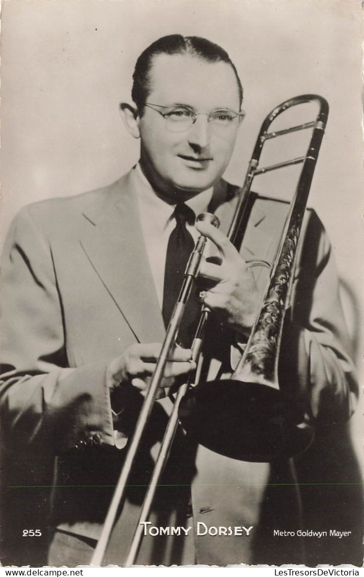 CELEBRITE - Tommy Dorsey - Tromboniste Américain - Metro Goldwynn Mayer - Carte Postale - Singers & Musicians