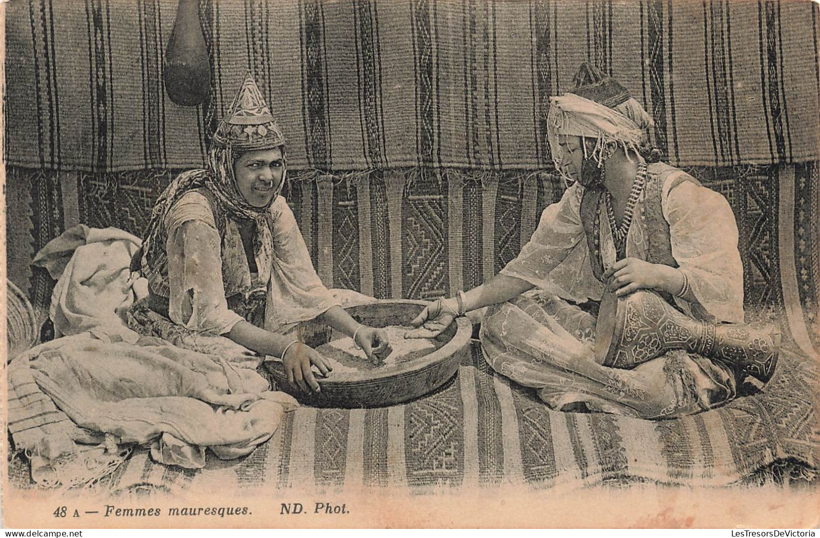 ALGERIE - Des Femmes Mauresques - Carte Postale Ancienne - Frauen