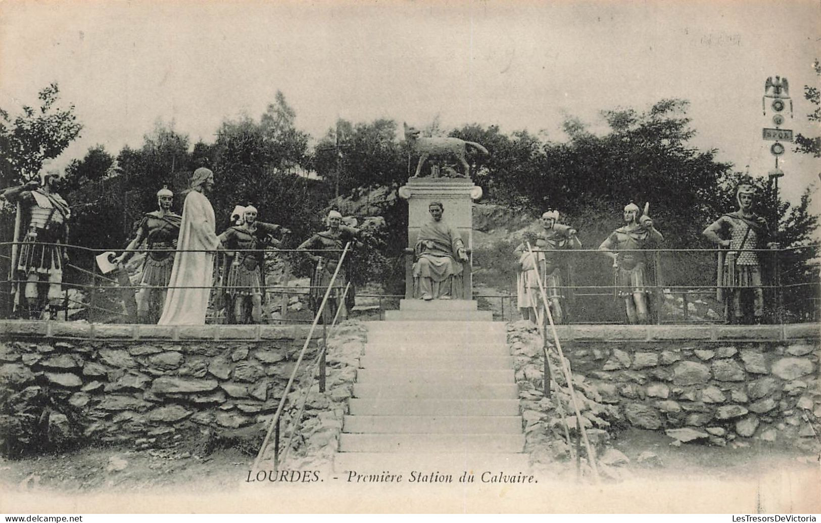 FRANCE - Lourdes - Première Station Du Calvaire - Carte Postale Ancienne - Lourdes