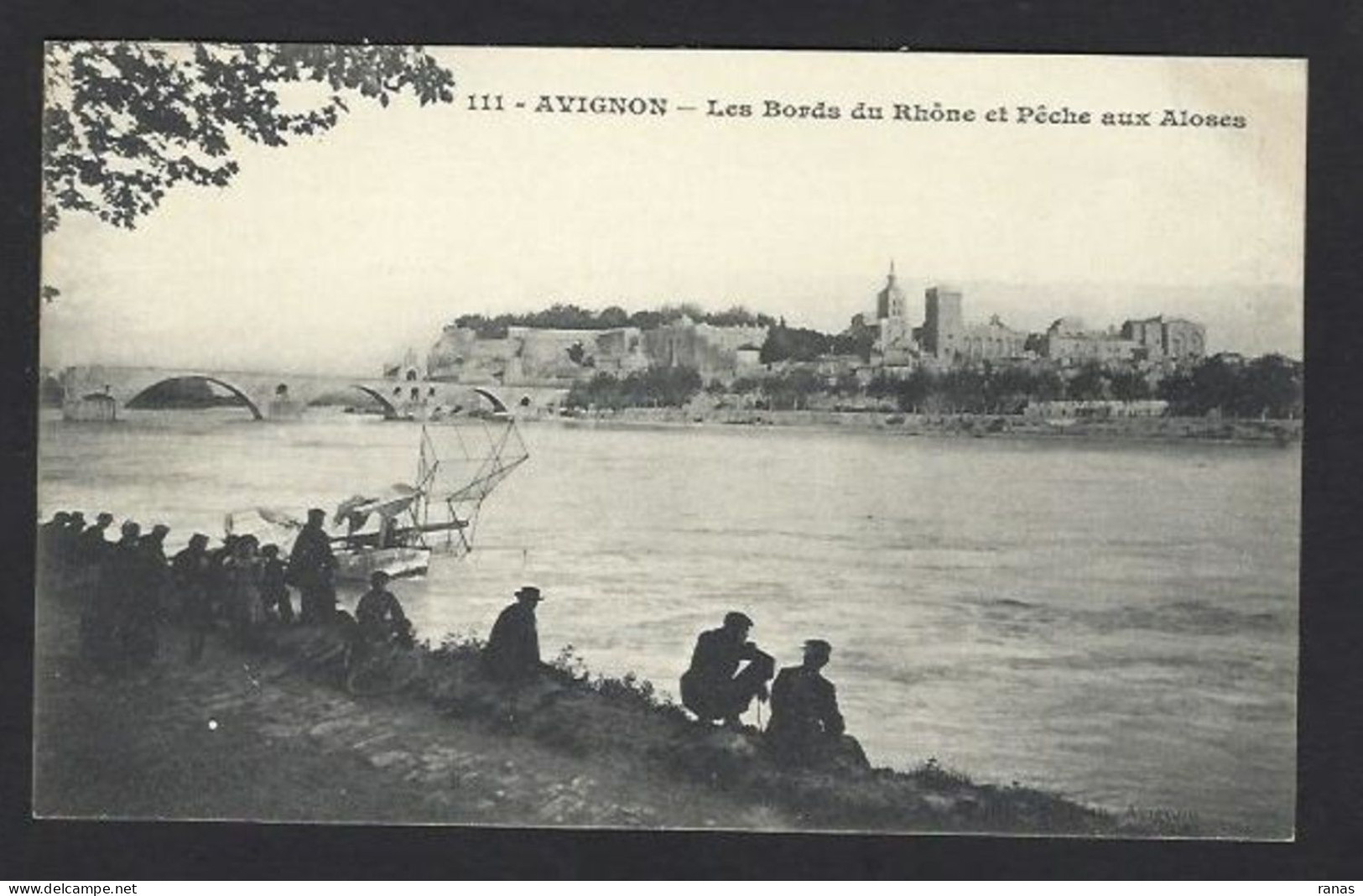 CPA Gard 30 Villeneuve Les Avignon La Pêche Aux Aloses Pêcheur Non Circulé - Villeneuve-lès-Avignon