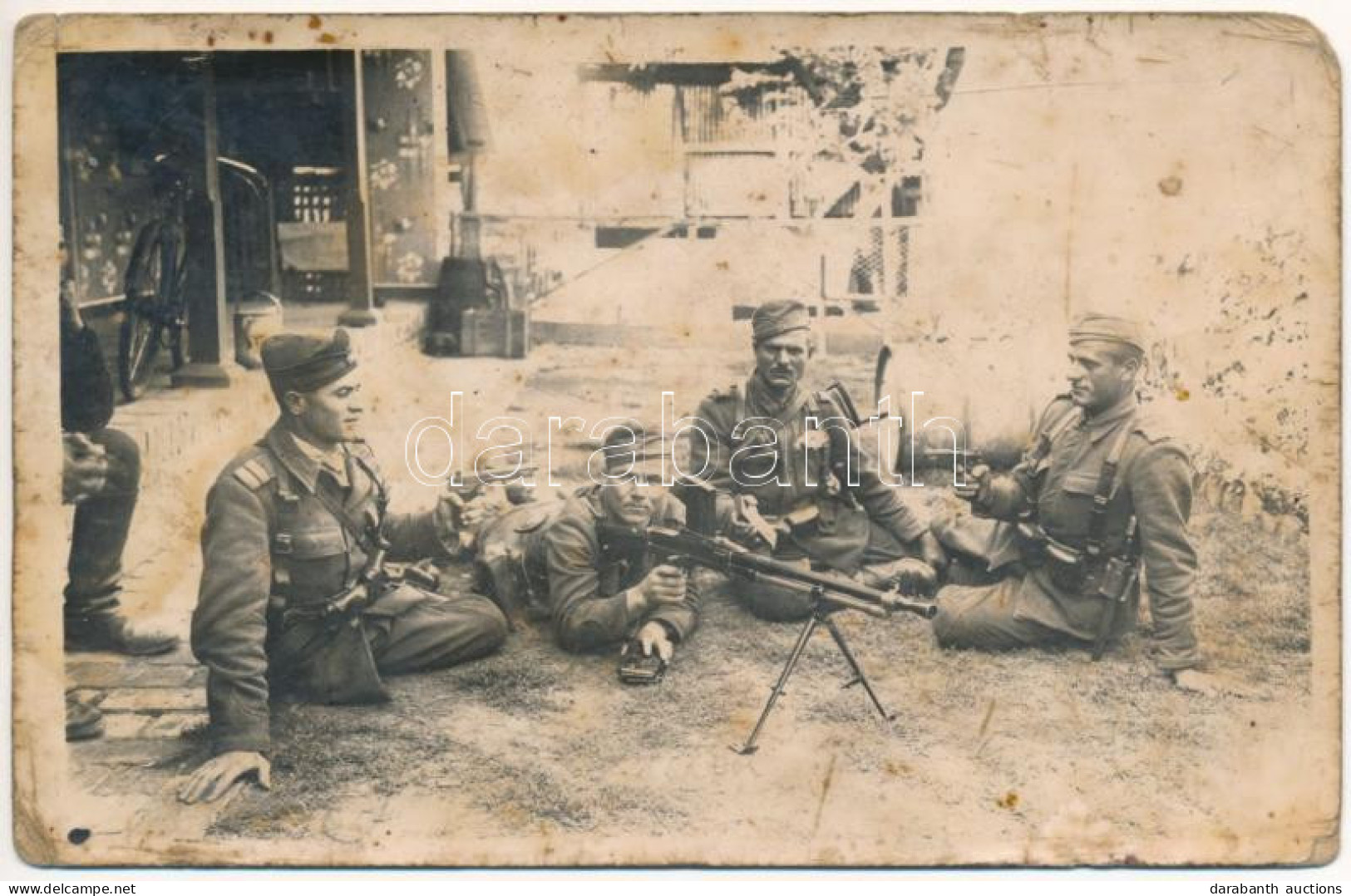 * T4 1940 Besuresti Mici (?) (Temes, Timis); Román Katonák Gépfegyverrel / Romanian Military, Soldiers With Machine Gun. - Non Classés