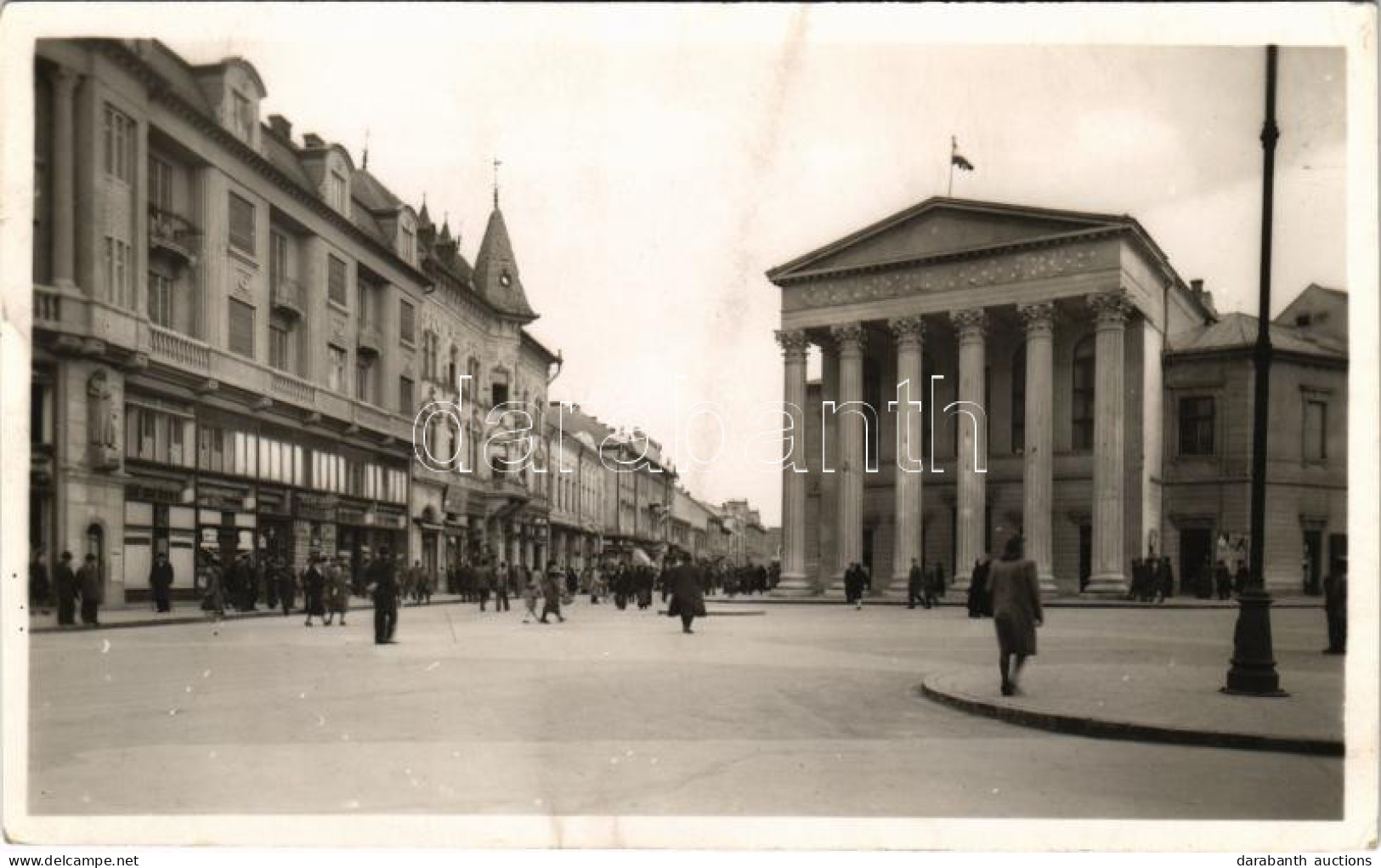 T2/T3 1943 Szabadka, Subotica; Nemzeti Színház, üzletek / Theatre, Shops (fl) - Non Classés