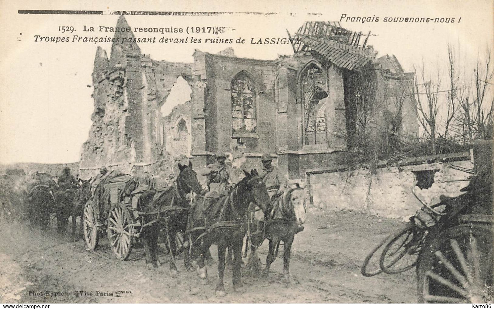 Lassigny * Troupes Françaises Passant Devant Les Ruines De L'église * Bombardements Ww1 Guerre 1914 1918 - Lassigny