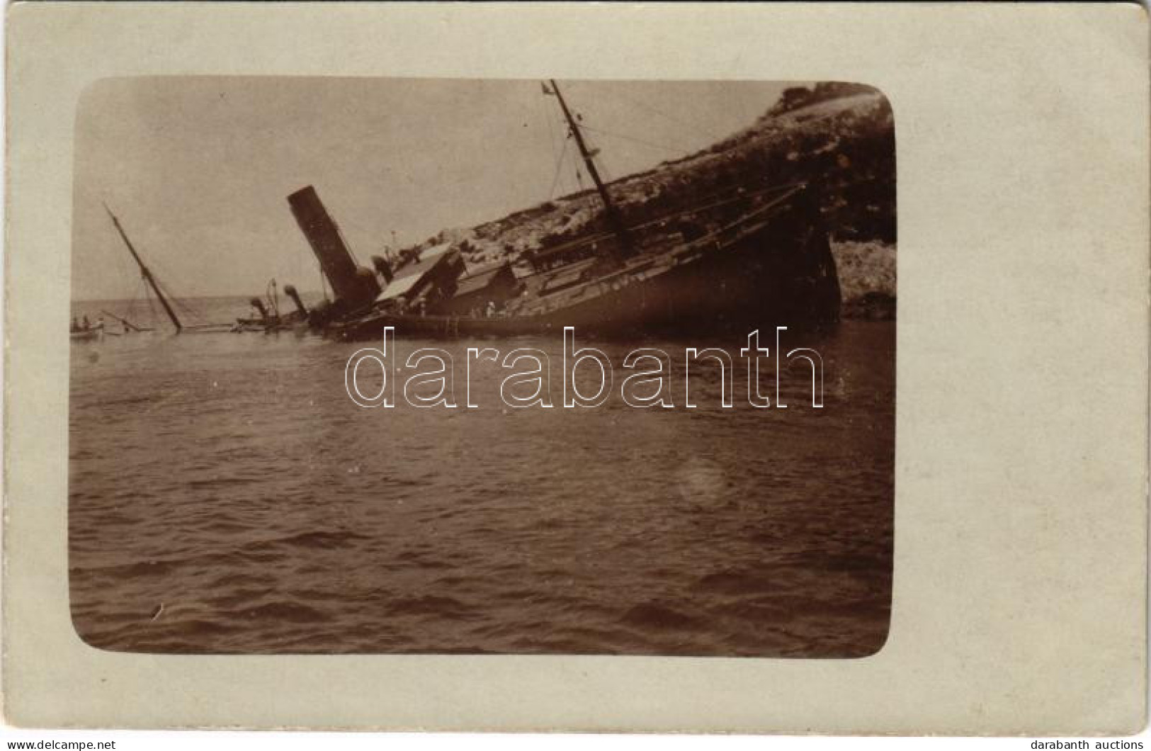 * T2/T3 1916 Rogoznica, Rogosnica; S.M. Dampfer ADELSBERG Szirtre Futása, Süllyedő Hajó / Steamship Ran Aground. Photo ( - Non Classés