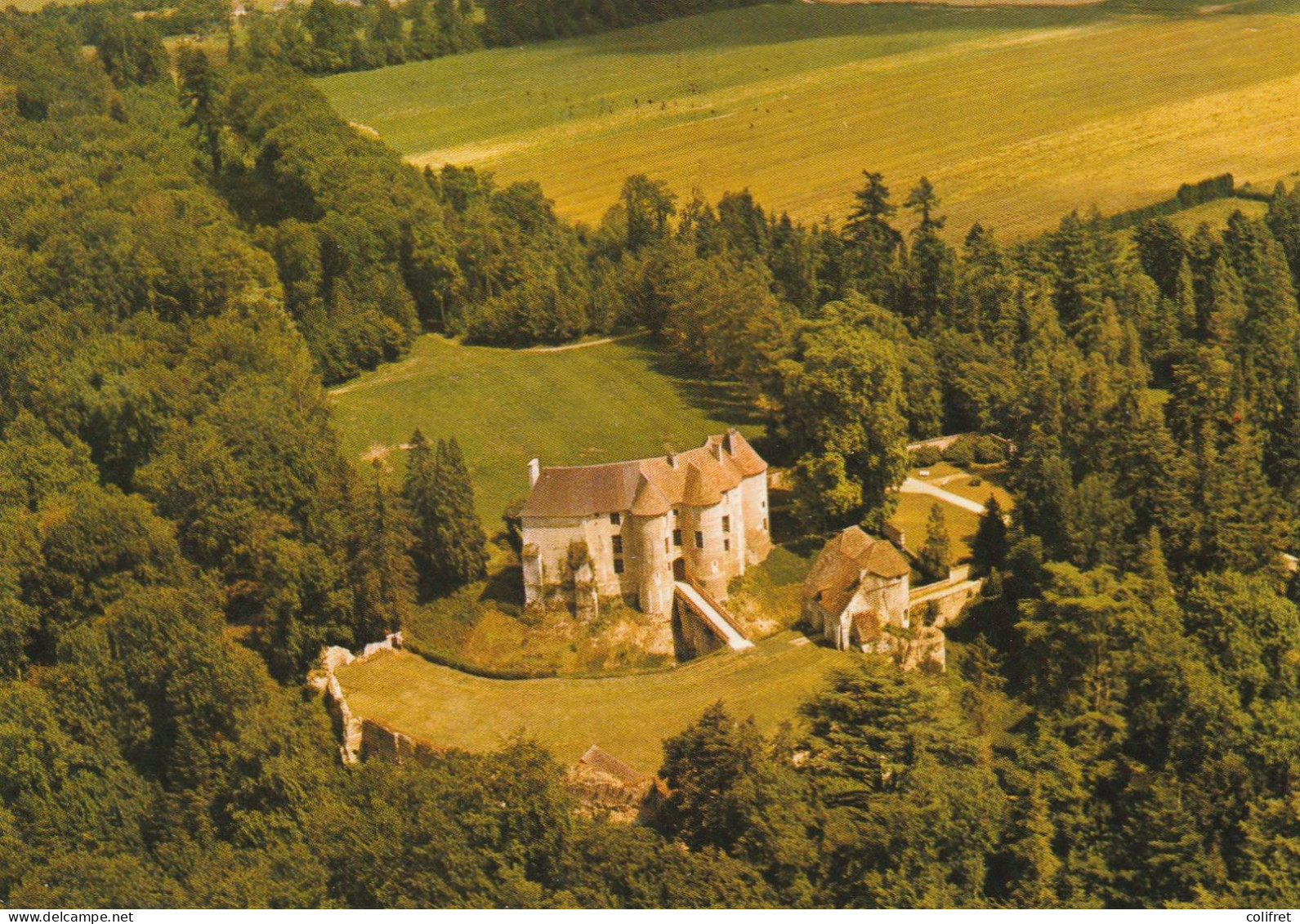 27 - Harcourt - Château Féodal  -  Vue Aérienne - Harcourt