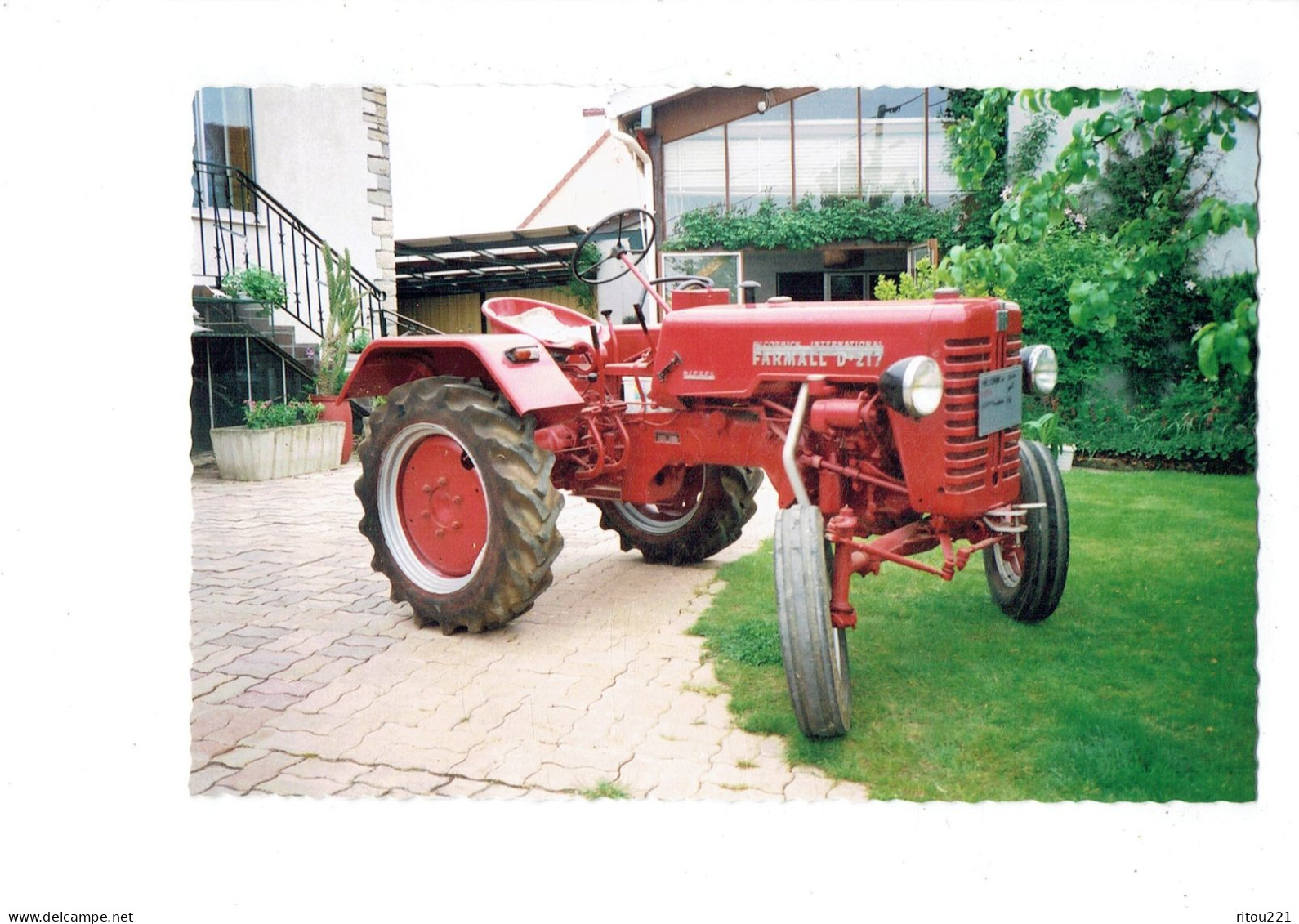 Cpm 21 - Côte D'Or - VARANGES - N° 29  - M. Brullebaut Restaurateur De Tracteurs - Tracteur Gros Plan FARMALL - Traktoren