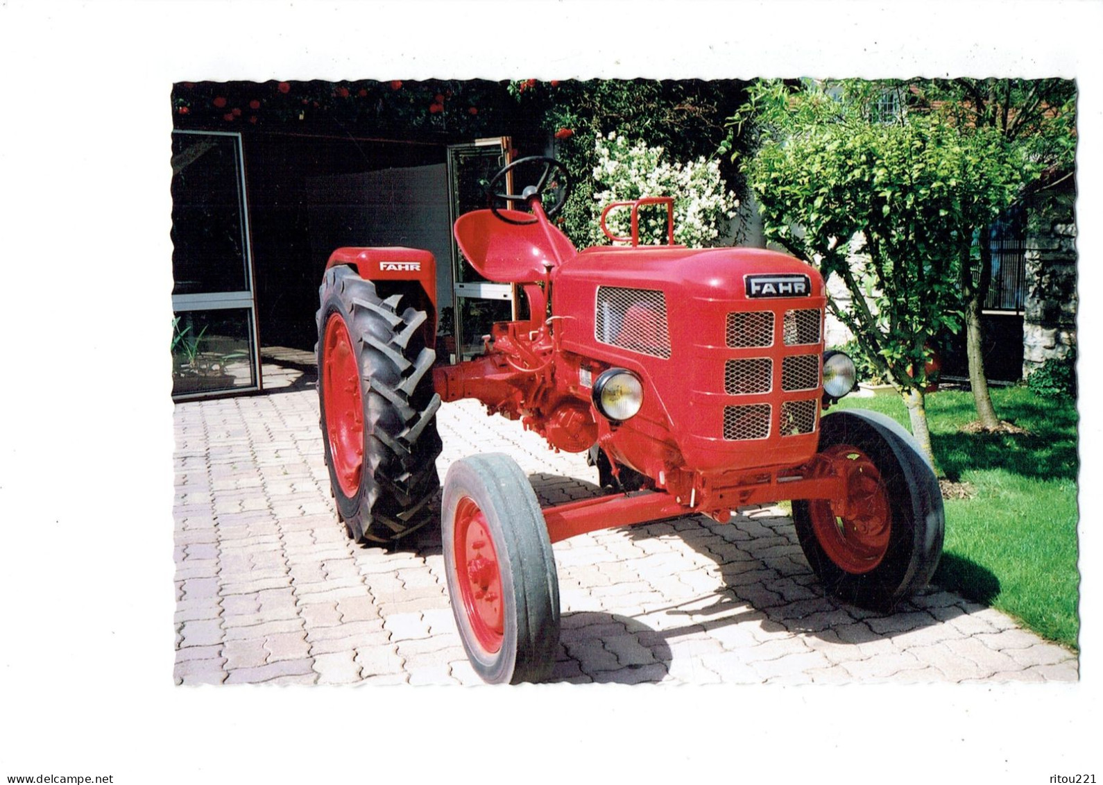 Cpm 21 - Côte D'Or - VARANGES - N° 18   - M. Brullebaut Restaurateur De Tracteurs - Tracteur Gros Plan FAHR - Traktoren