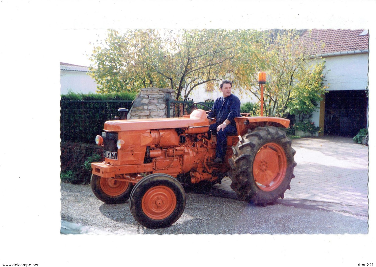 Cpm 21 - Côte D'Or - VARANGES - N° 57 - M. Brullebaut Restaurateur De Tracteurs - Tracteur Gros Plan Renault N 70 - Tractors