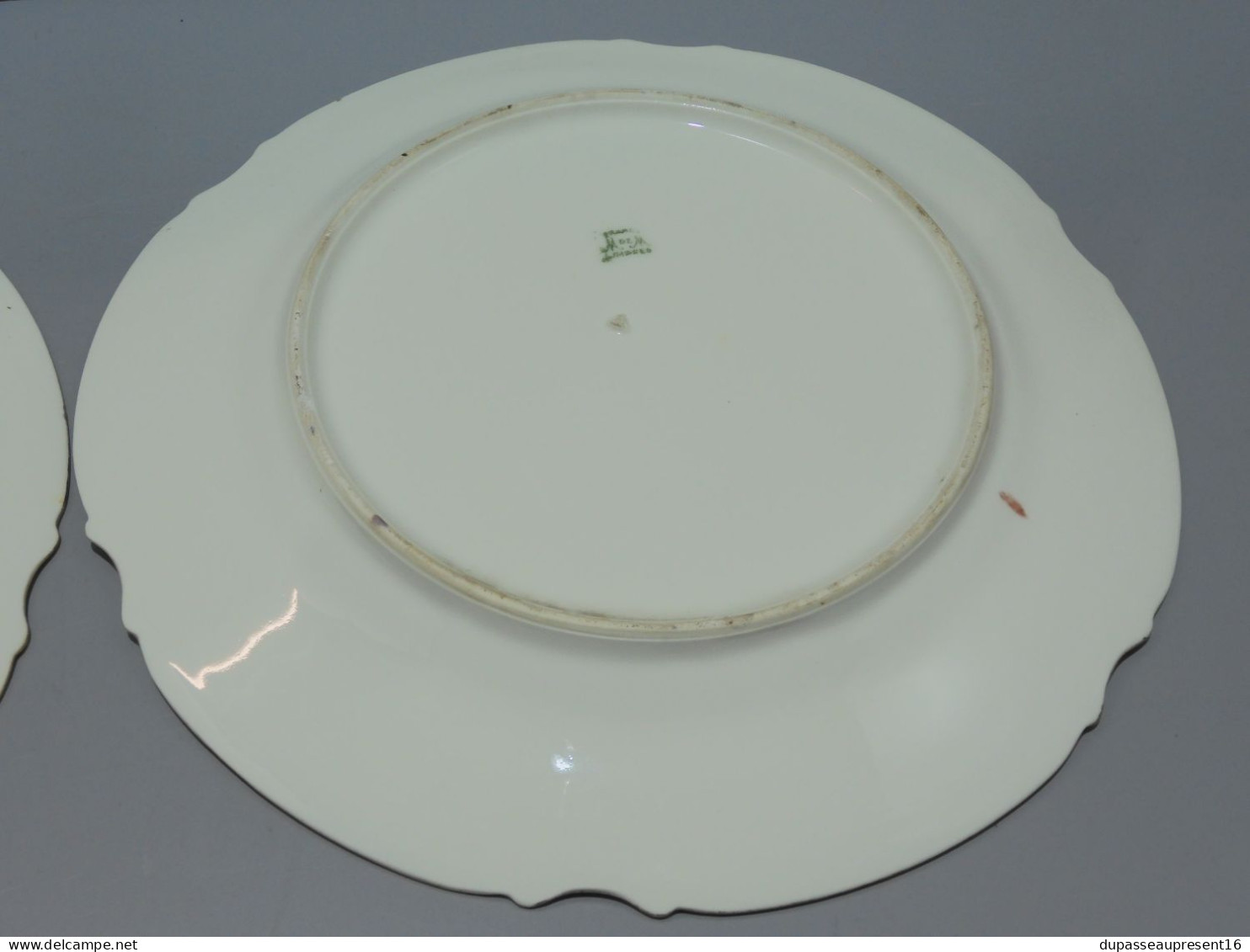 - 2 ASSIETTES PORCELAINE M De M Limoges Mandavy De Mavaleix 1908/20 MEAUX   E