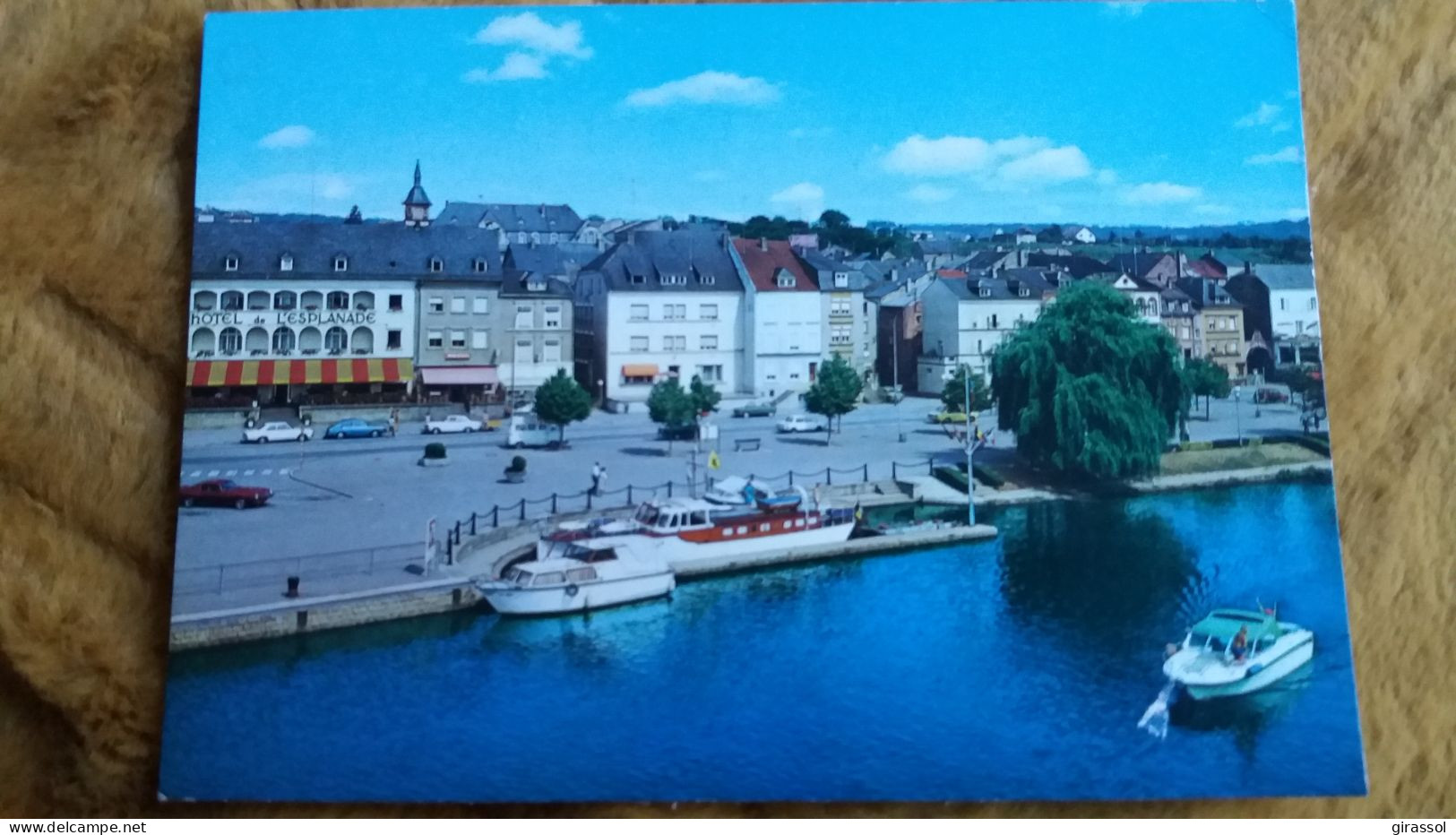 CPSM REMICH LUXEMBOURG ESPLANADE ET MOSELLE ED MPK PAUL KLAUS 1014 1980 AUTO BATEAU - Remich