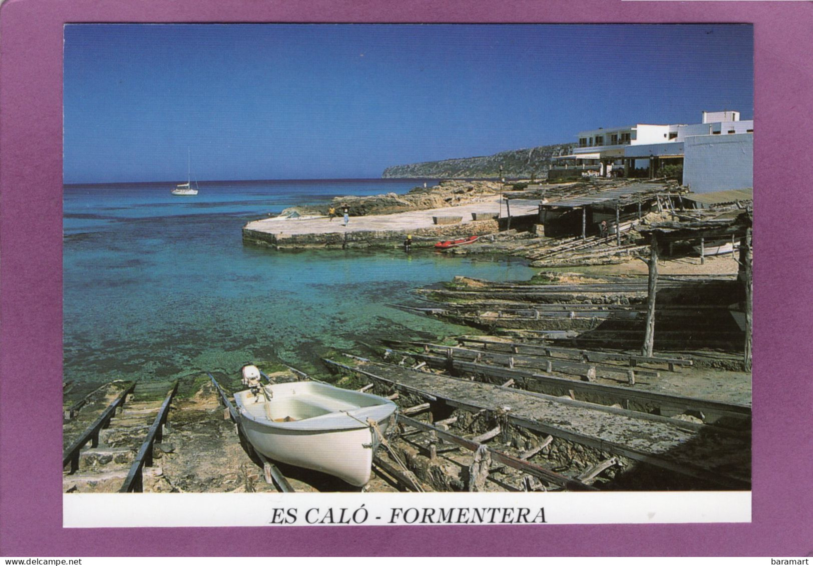 ES CALÓ FORMENTERA   Carte Recoupée Sur Les Bords Vendue En L'état  Postal Cortada En Los Bordes Vendida Tal Cual - Formentera