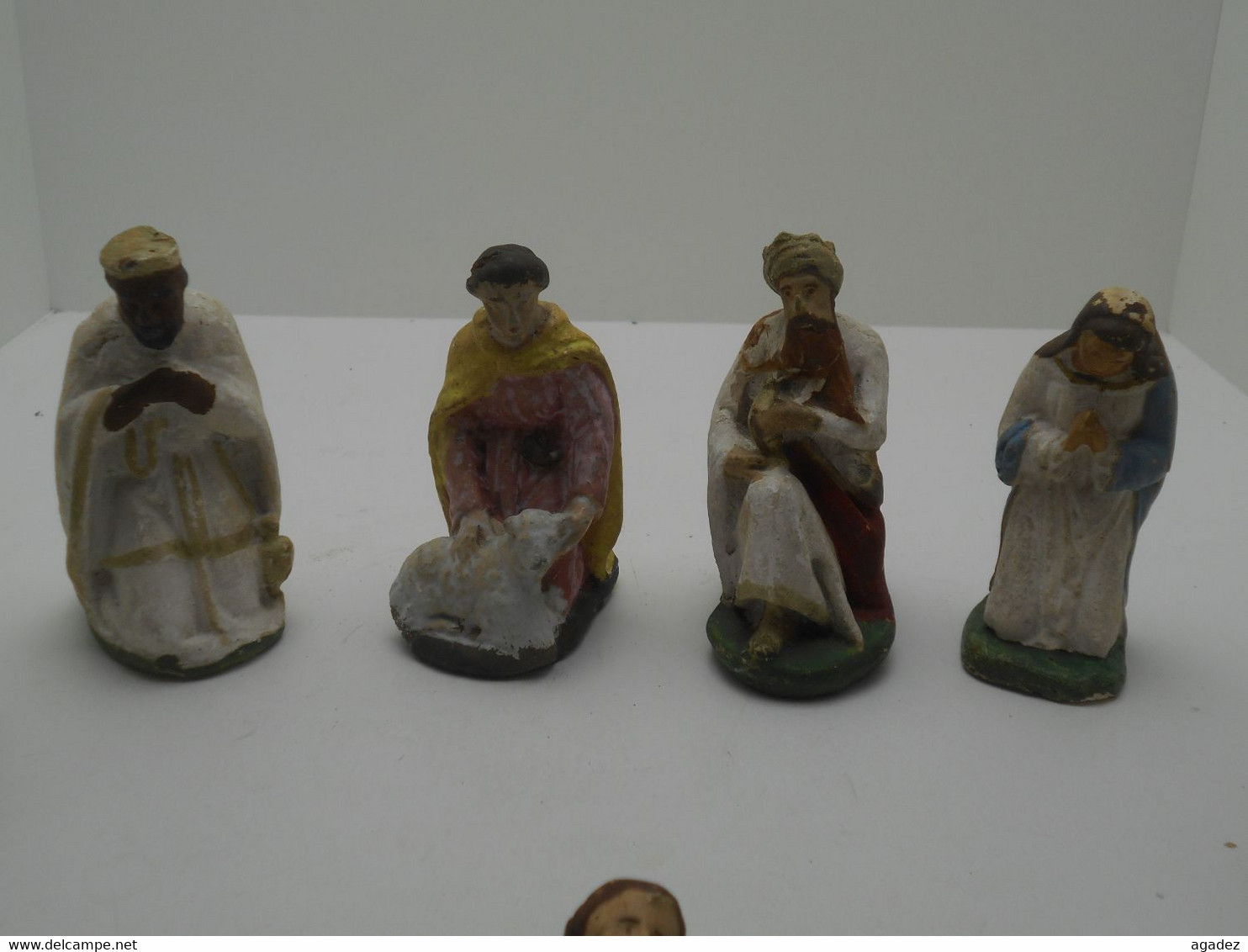 8 Tres Anciennes Figurines Personnages Pour Crèche En Platre - Christmas Cribs