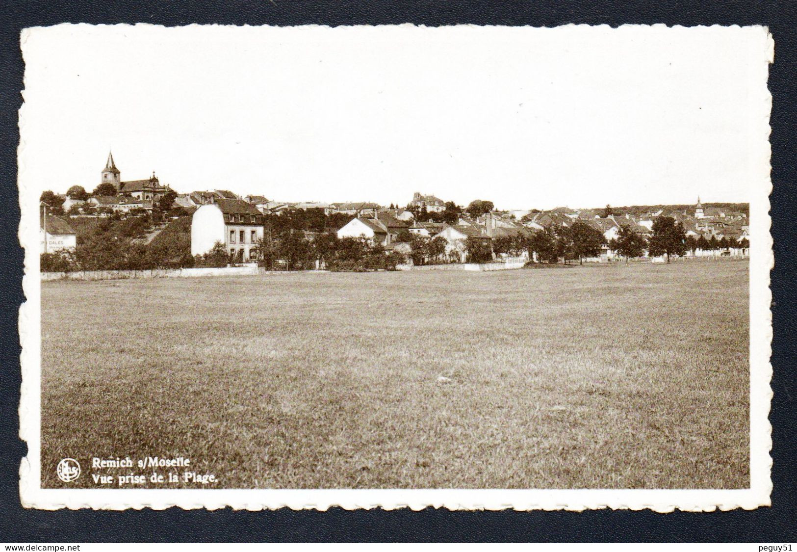 Luxembourg. Remich Sur Moselle. Vue Prise De La Plage Avec L'église Saint-Etienne. - Remich