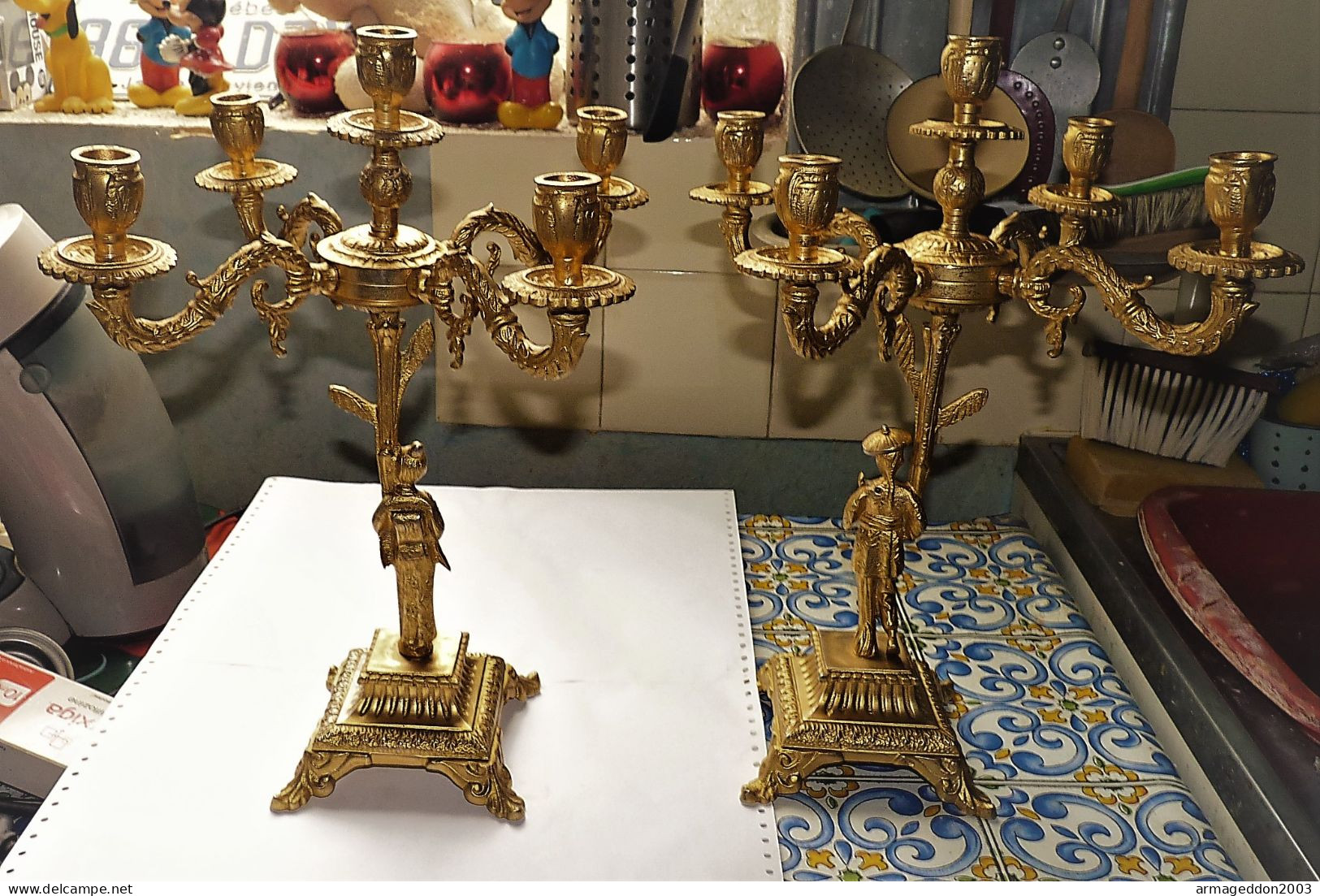 RARE EXCEPTIONNEL PAIRE GROS CHANDELIERS CANDELABRES EN BRONZE 5 FEUX DECOR CHINE PERSONNAGES - Chandeliers, Candélabres & Bougeoirs