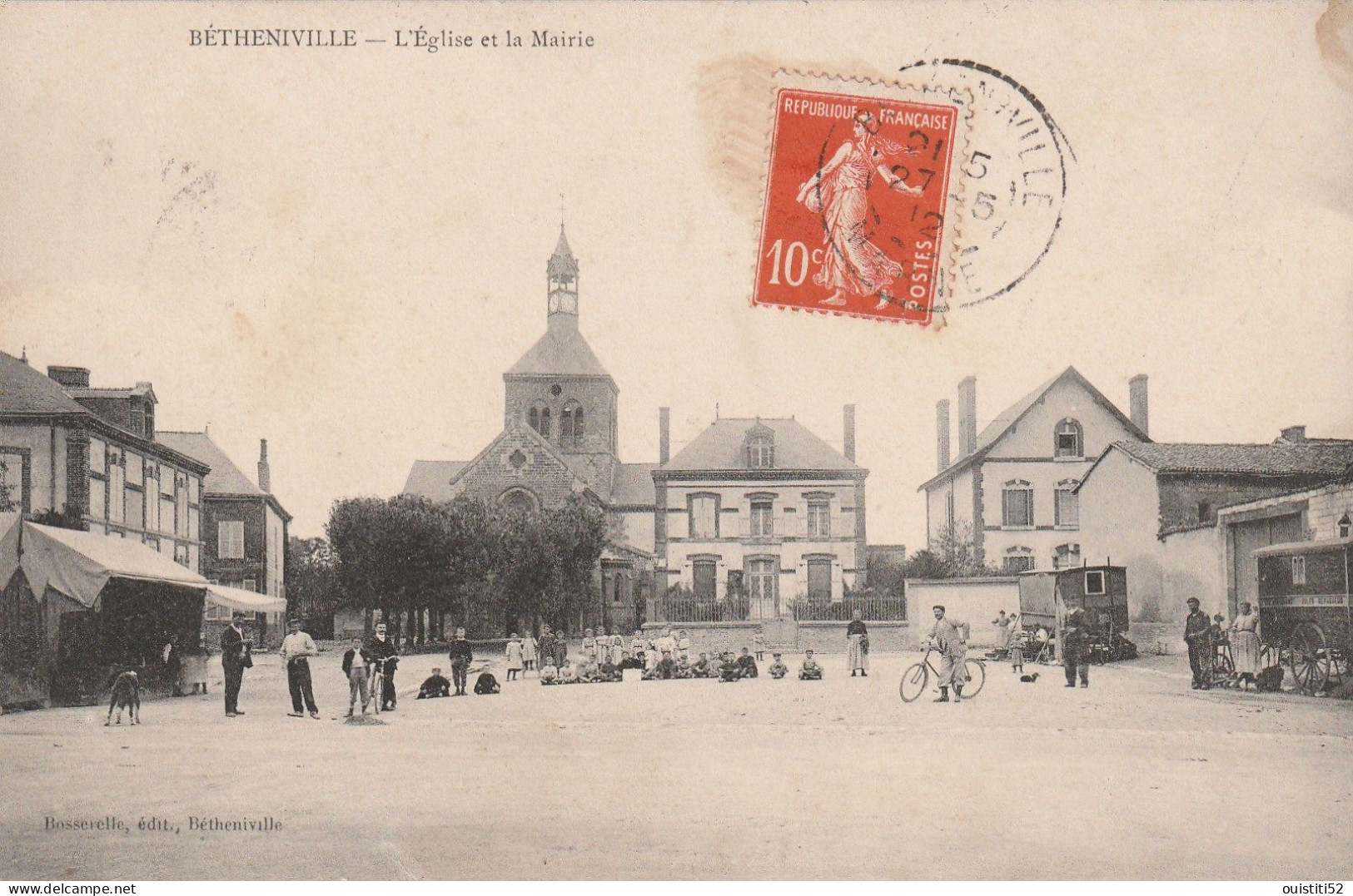 Betheniville Eglise Mairie  Fete ( Animee ) Bosserelle Editeur ( Tache Angle Sup Droit ) - Bétheniville