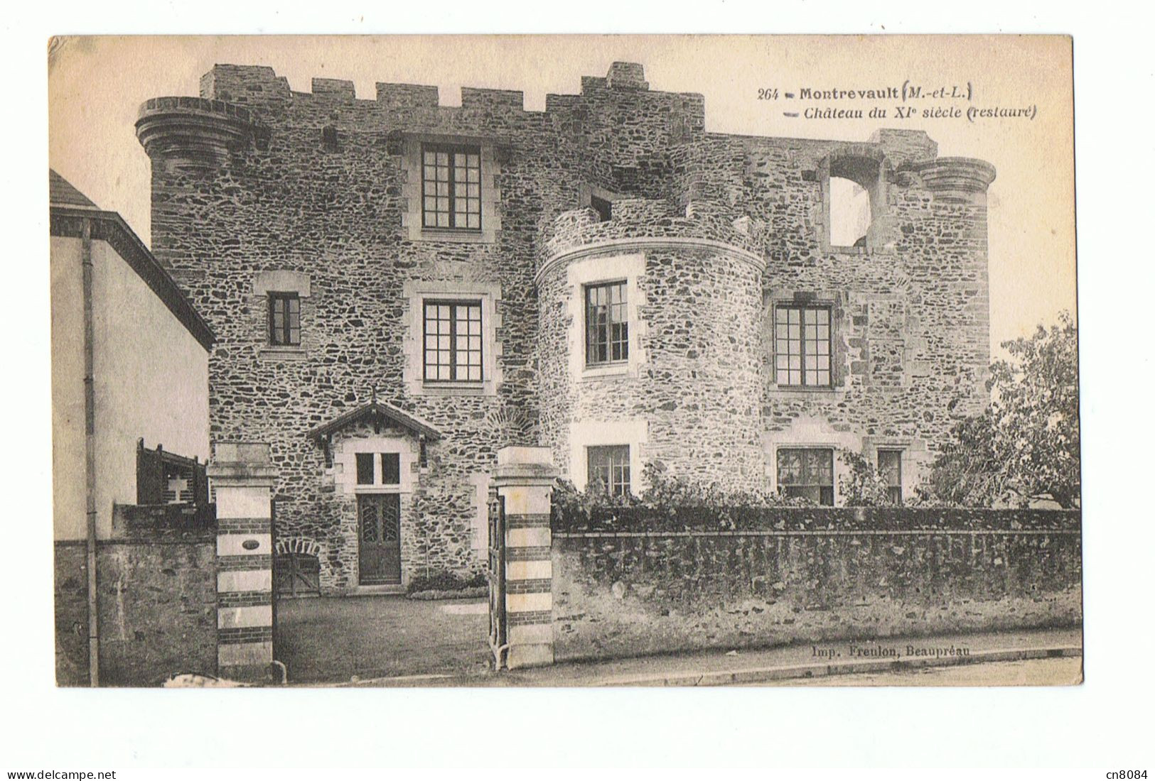 MONTREVAULT - 49 - CHATEAU DU XI° Siecle Restauré - Montrevault