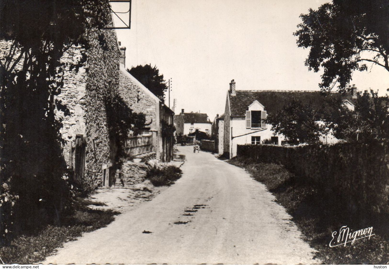 SAVIGNY LE TEMPLE - Rue Montbréau - Savigny Le Temple