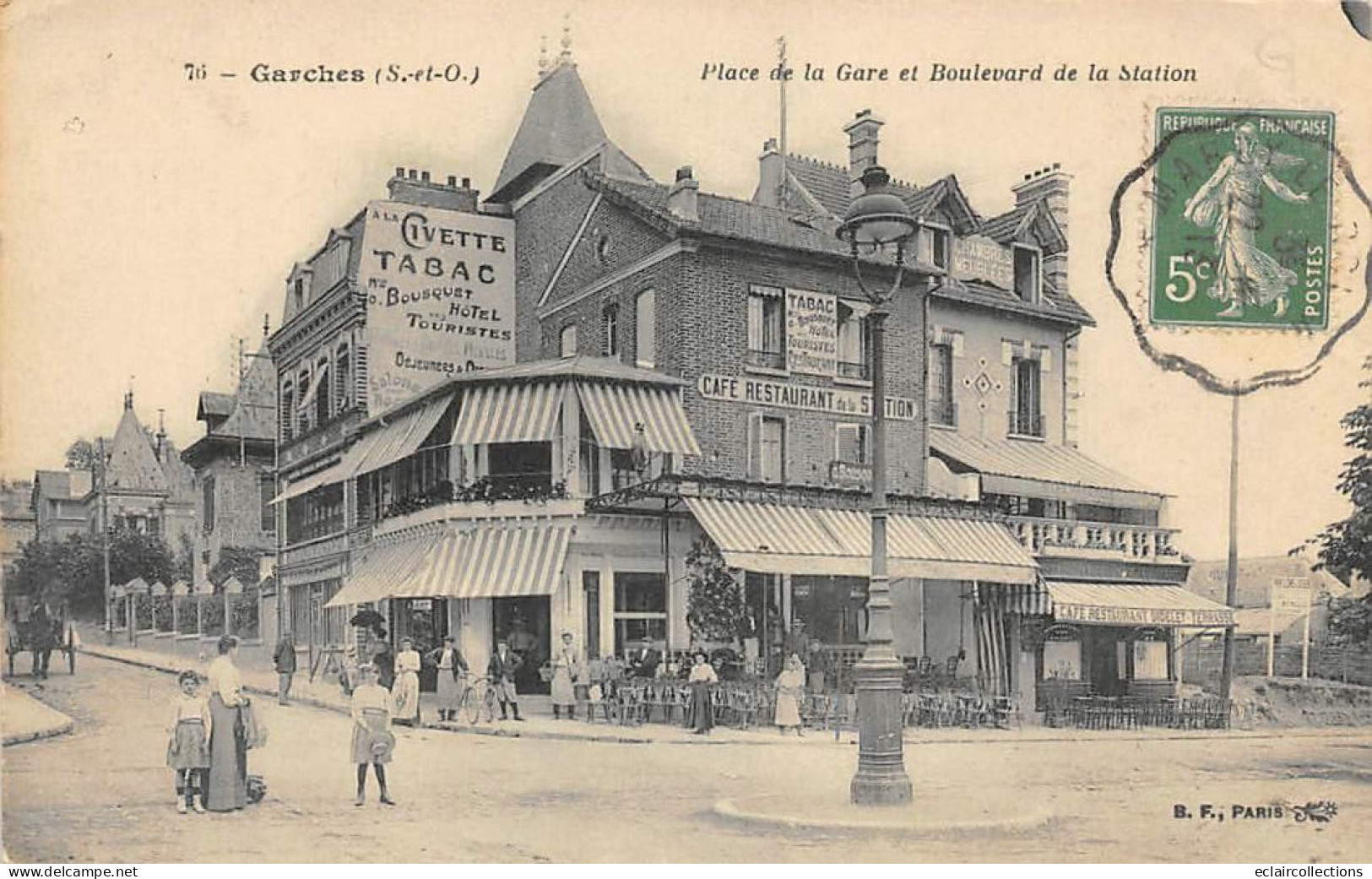 Garches       92      Place De La Gare Et   Boulevard De La Station. Café Restaurant. N° 76       (Voir Scan) - Garches