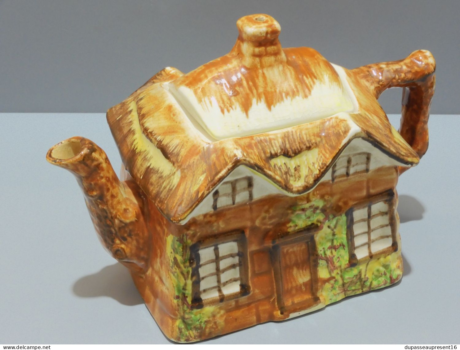 -BELLE THEIERE CERAMIQUE PRICE KENSINGTON COTTAGE WARE made in ENGLAND déco  E