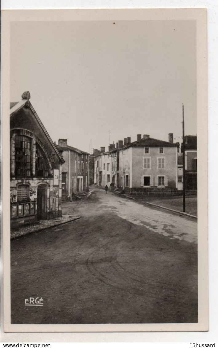 Carte Postale Ancienne Thénezay - Place De L'Eglise Côté Avenue De La Gare - Thenezay