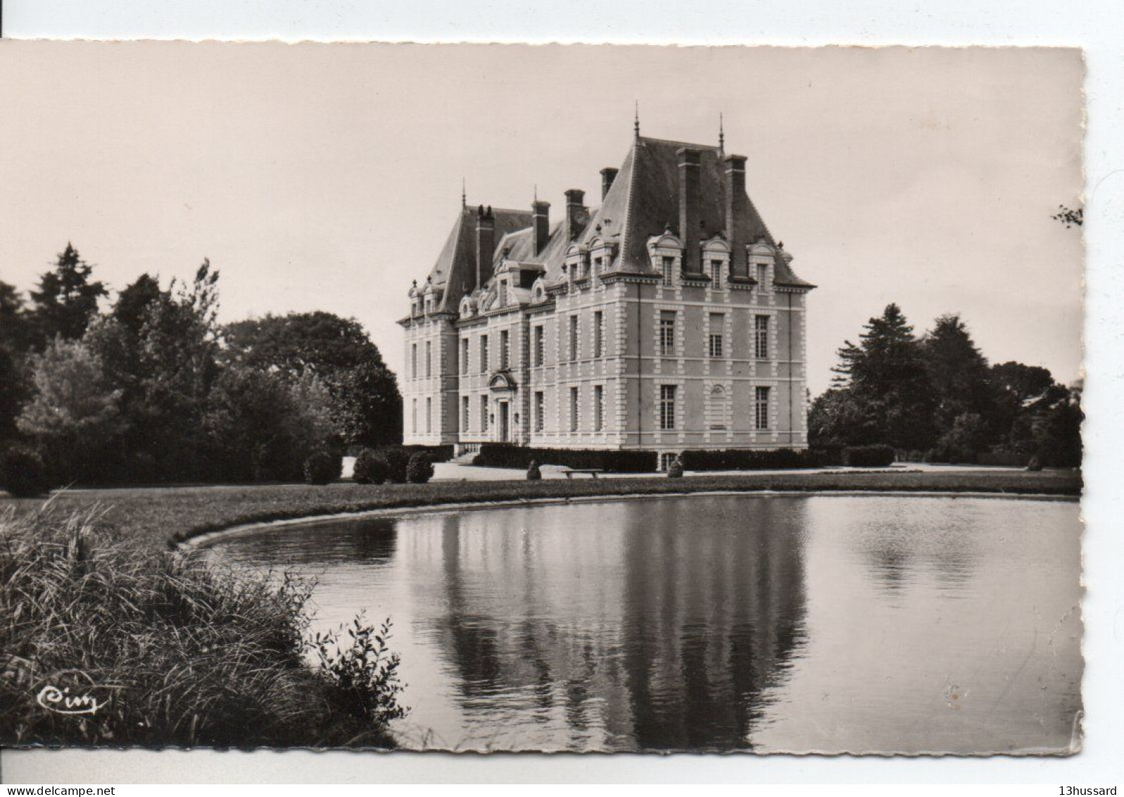 Carte Postale Environs De Thénezay - Le Château Du Porteau Et Sa Pièce D'eau - Thenezay