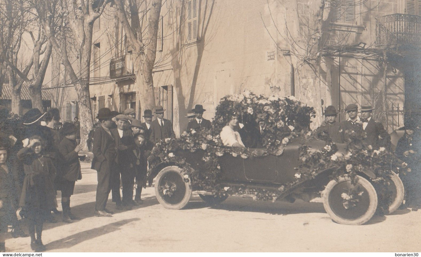 CARTE-PHOTO 84 MONTEUX CAVALCADE CORSO BD M.FOCH - Monteux