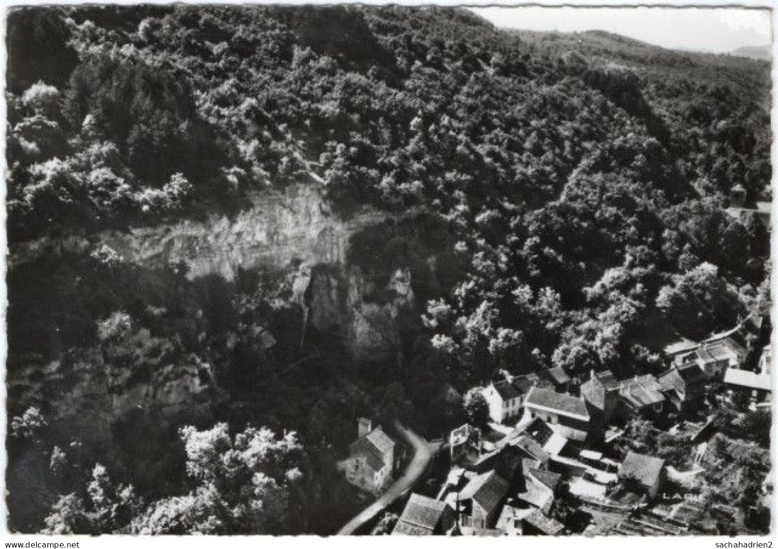 38. Gf. LA BALME-LES-GROTTES. L'Entrée De La Grotte. 3 - La Balme-les-Grottes