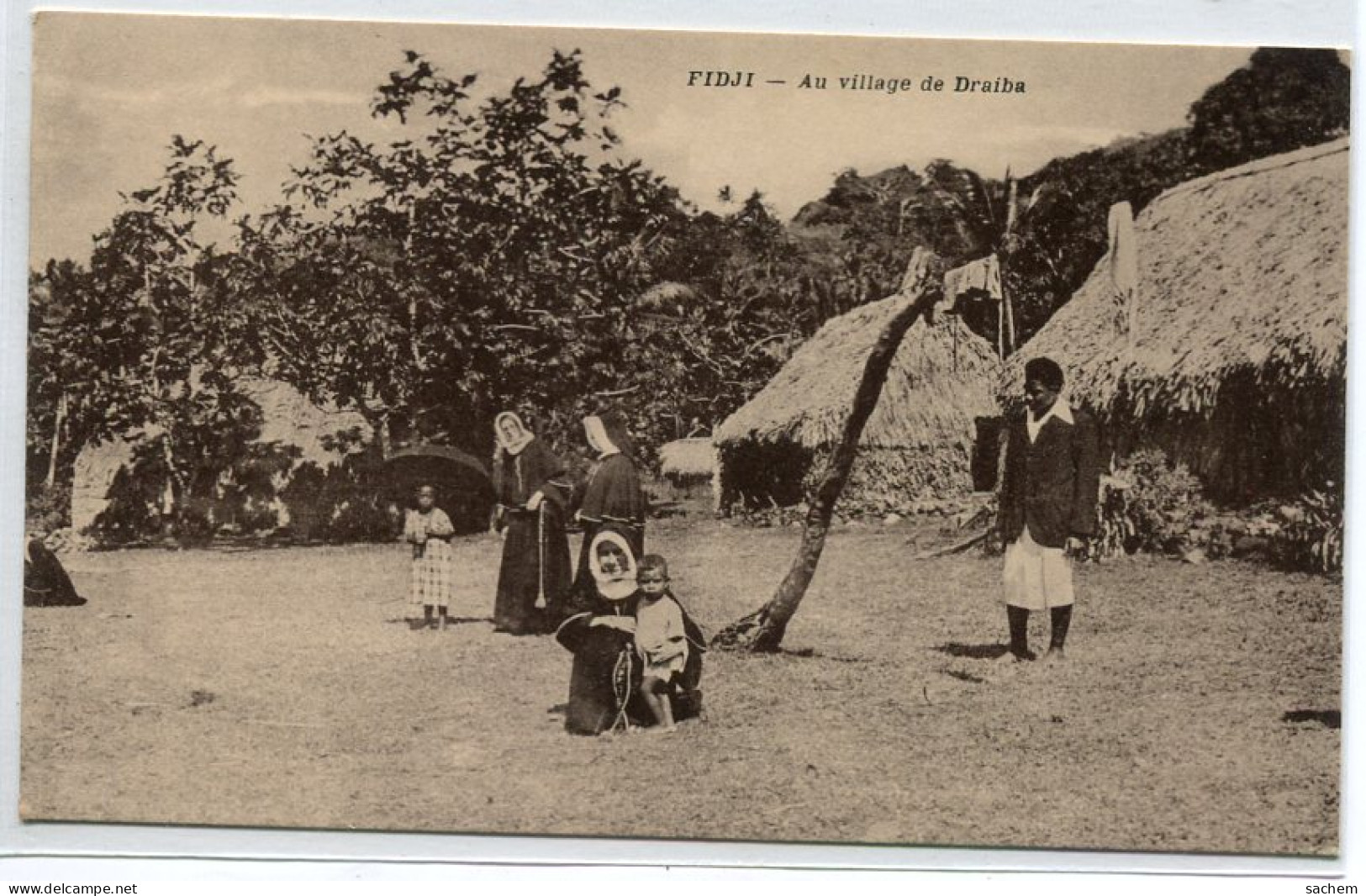 FIDJI DRAIBA   Soeurs Et Indigènes Place Du Village    1930    D16 2019  - Fiji