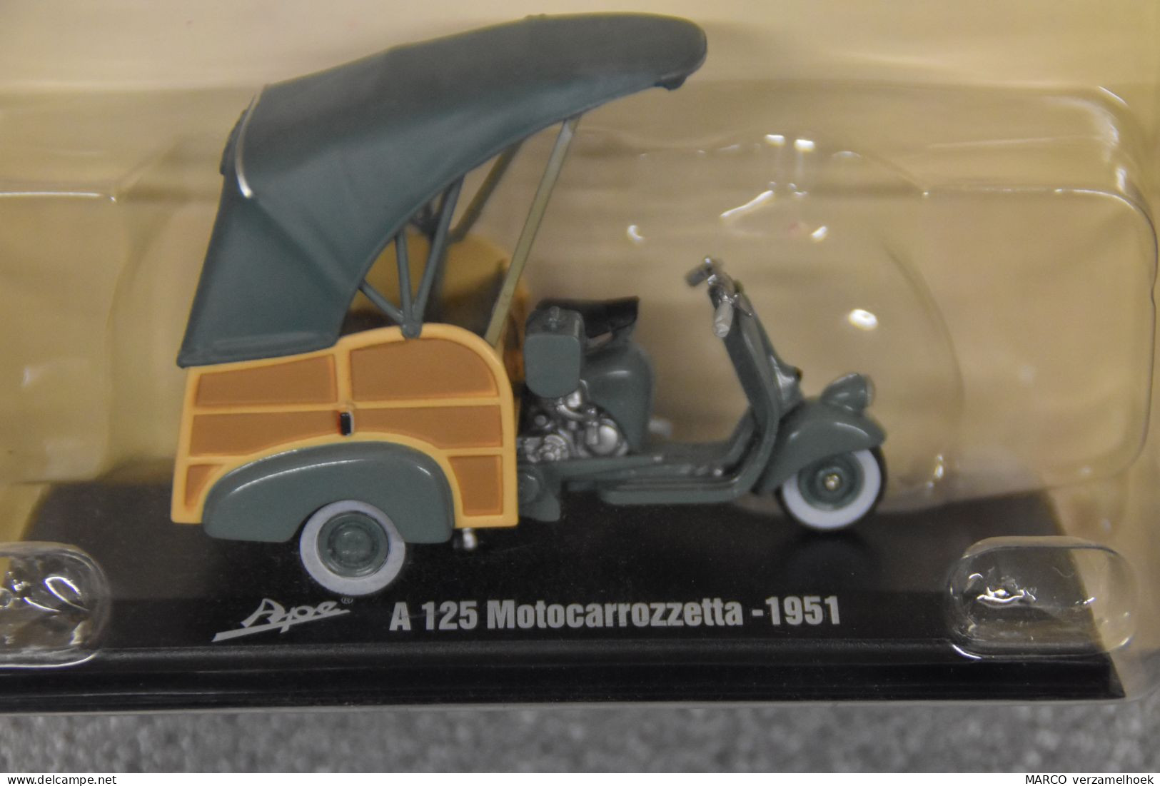 Vespa Ape A125 Motocarrozetta 1951 Hachette Fascicoli Srl. Milano Italy (I) Scale 1:32 - Echelle 1:32