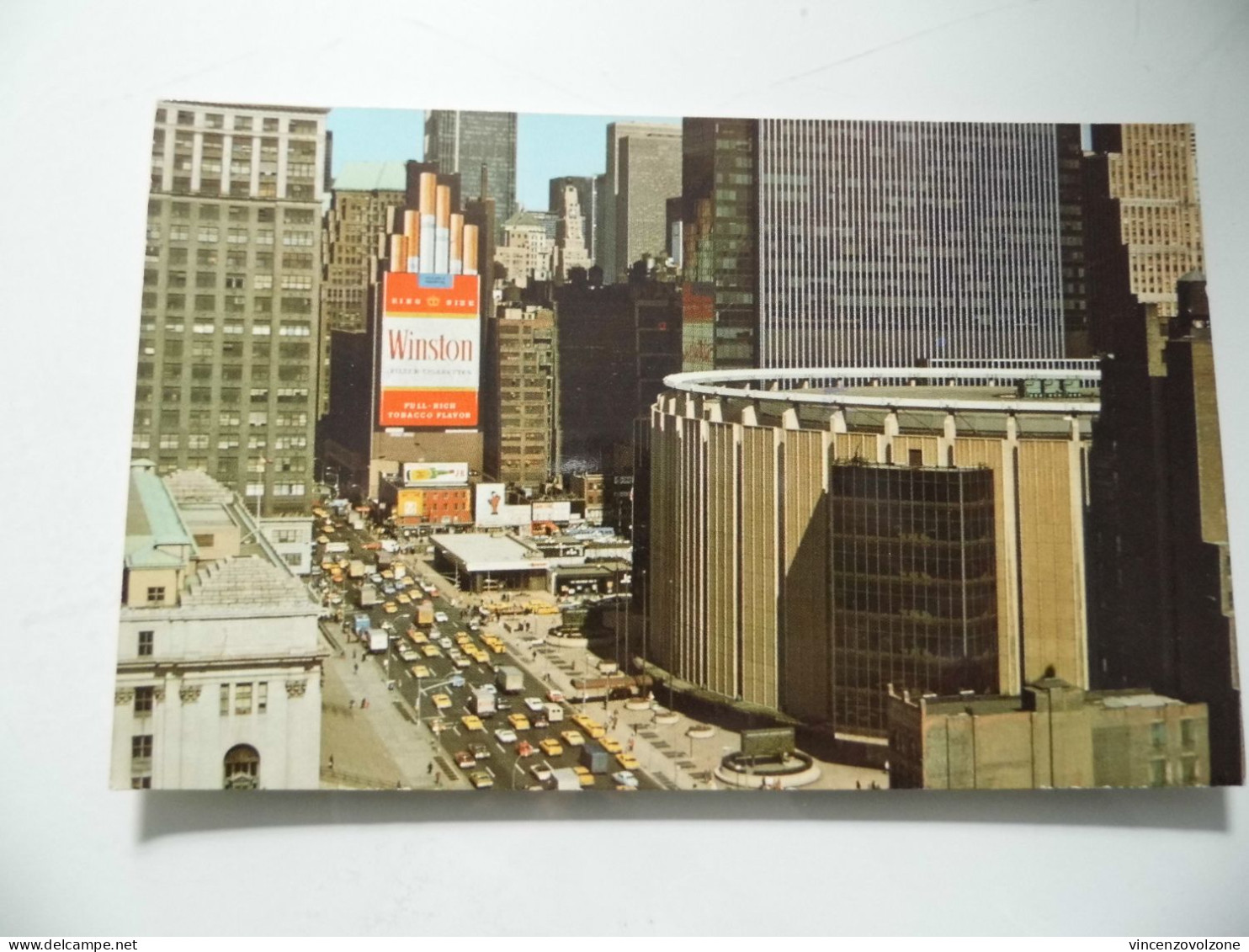 Cartolina Viaggiata "NEW YORK MADISON SQUARE GARDEN" 1979 - Autres Monuments, édifices