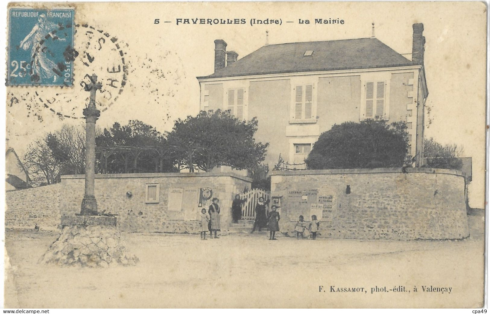 36      FAVEROLLES  LA  MAIRIE   (  COIN CASSE  EN BAS A GAUCHE ) - Sonstige & Ohne Zuordnung