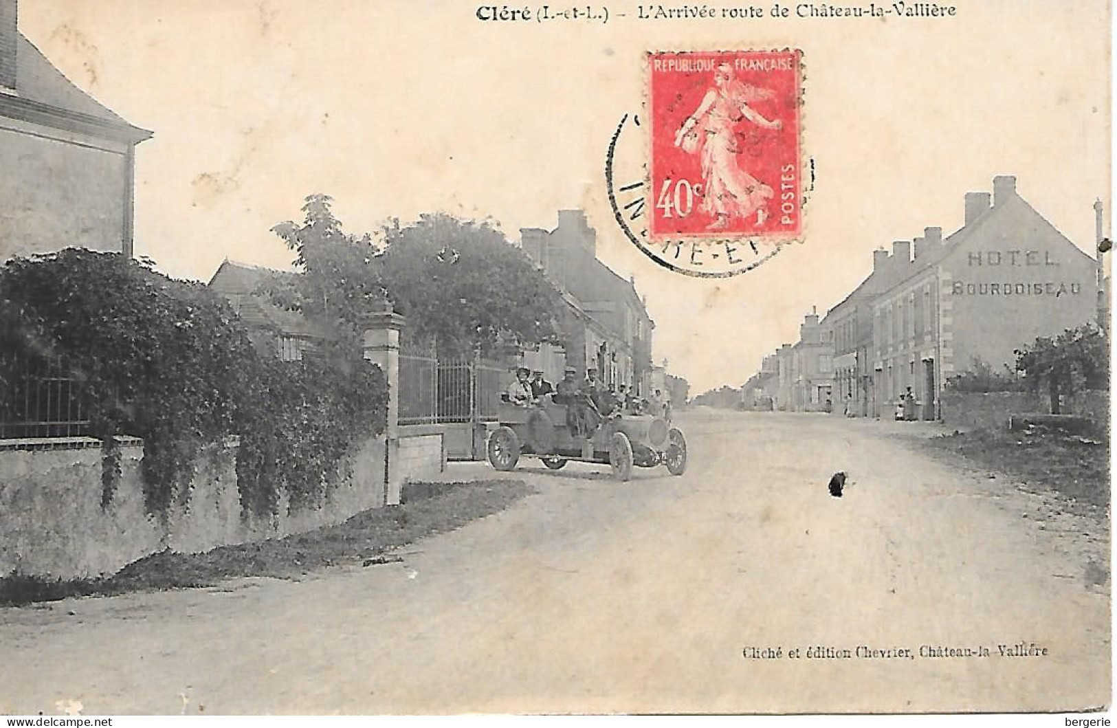 C/75                37    Cléré Les Pins  -   L'arrivée Route De Chateau La Valliére    -   Animation  -  Auto - Cléré-les-Pins