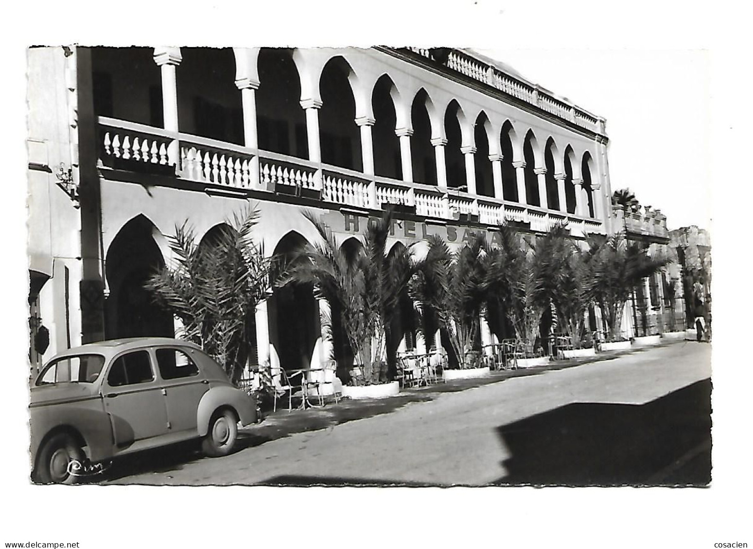 Laghouat Sud Algérien Algérie Hotel Saharien Noir Et Blanc Ni écrite Ni Circulée Vers 1961/1963 - Laghouat