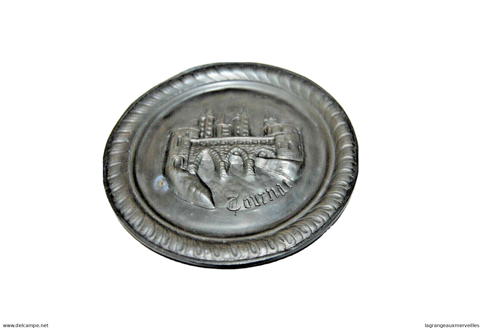 C268 Assiette Souvenir - Tournai - étain - Pont Des Trous - Tins