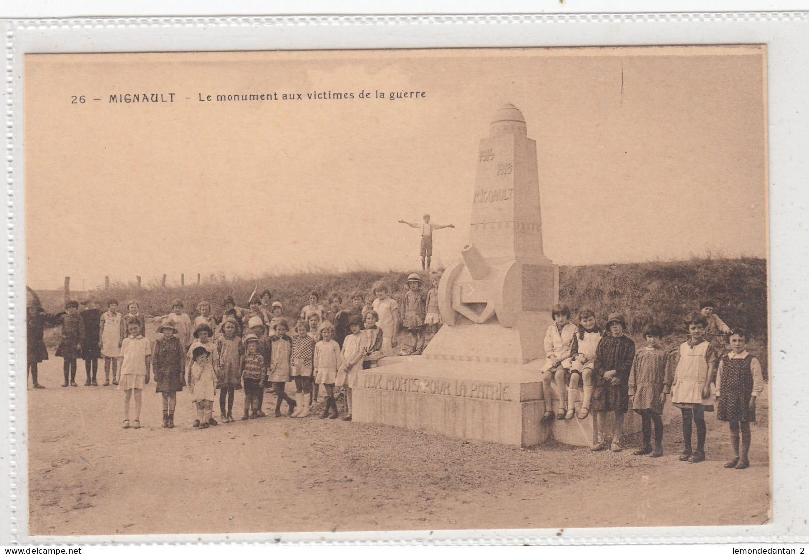 Mignault. Le Monument Aux Victimes De La Guerre. * - Le Roeulx