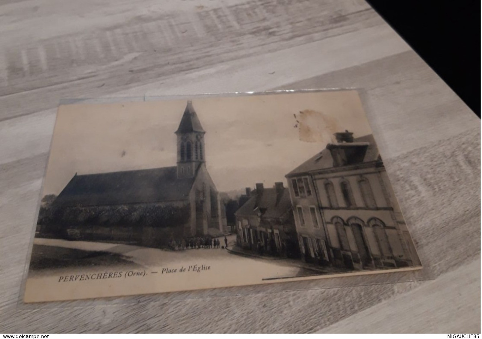 Carte  Postale   PERVENCHERES    Place De L église - Pervencheres