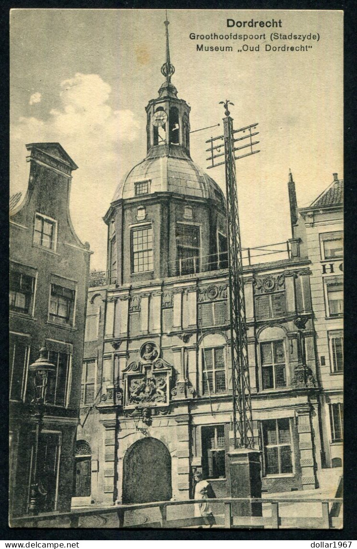 Dordrecht , Groothoofdpoort ( Stadzijde ) Museum Old Dordrecht   - Not Used  -  2 Scans For Originalscan !! - Dordrecht