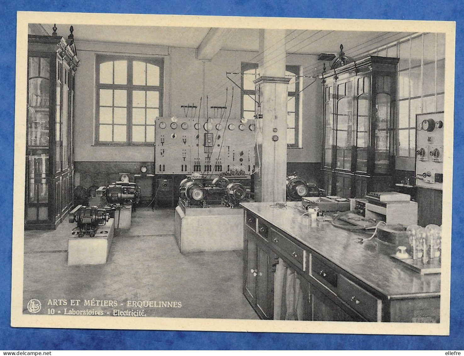 CPSM ERQUELINNES - Ecole Des Arts Et Métiers école Scientifique Laboratoire D' électricité 1936 Non écrite 10/15 Cm - Erquelinnes