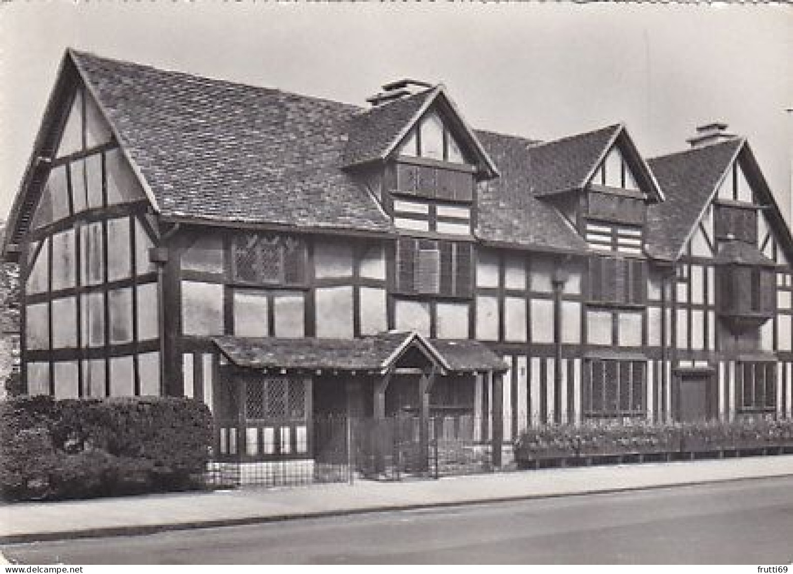 AK 185712 ENGLAND - Stratford-upon-Avon - Shakespeare's Birthplace - Stratford Upon Avon