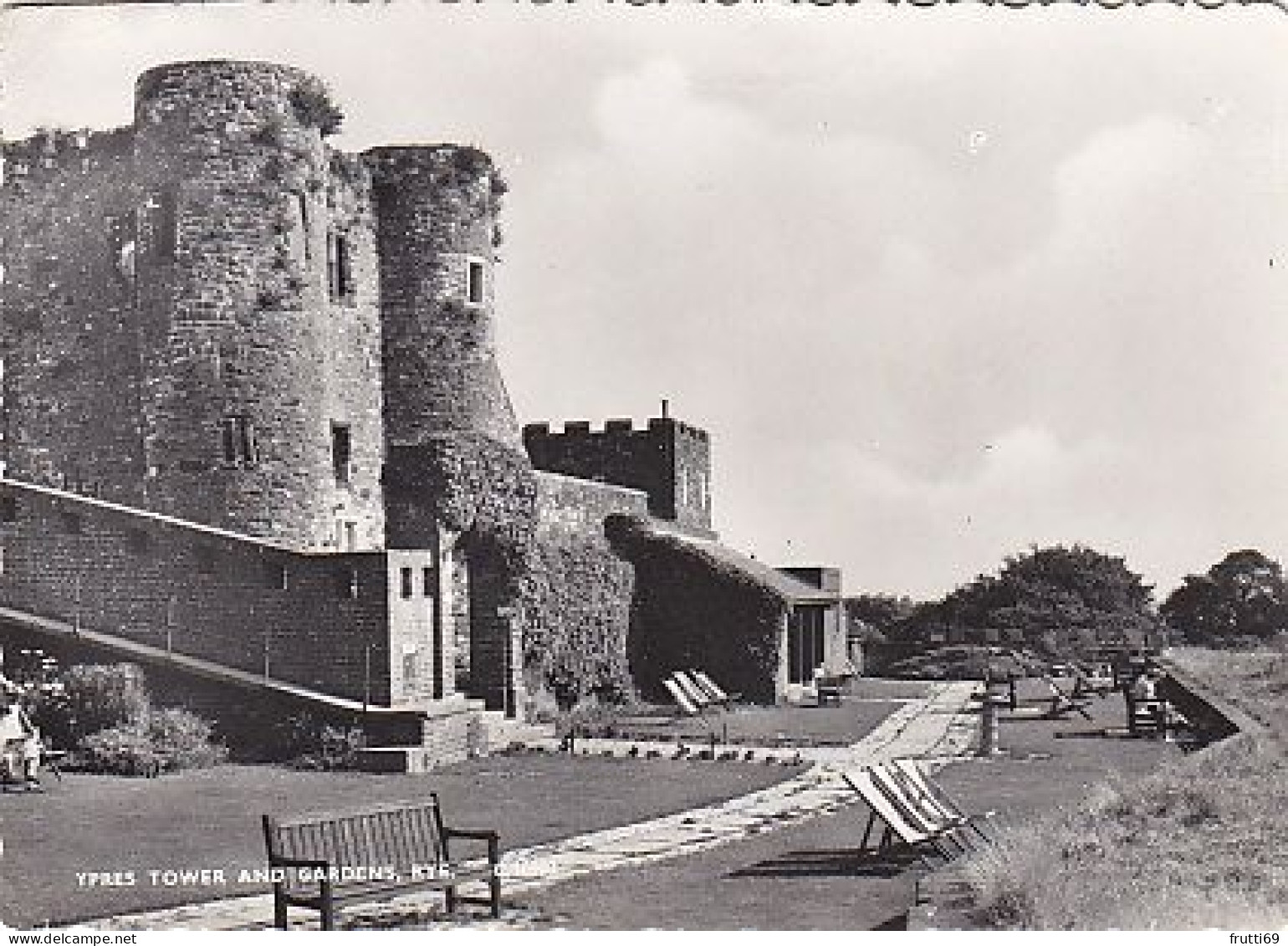 AK 185725 ENGLAND - Rye - Ypres Tower And Gardens - Rye