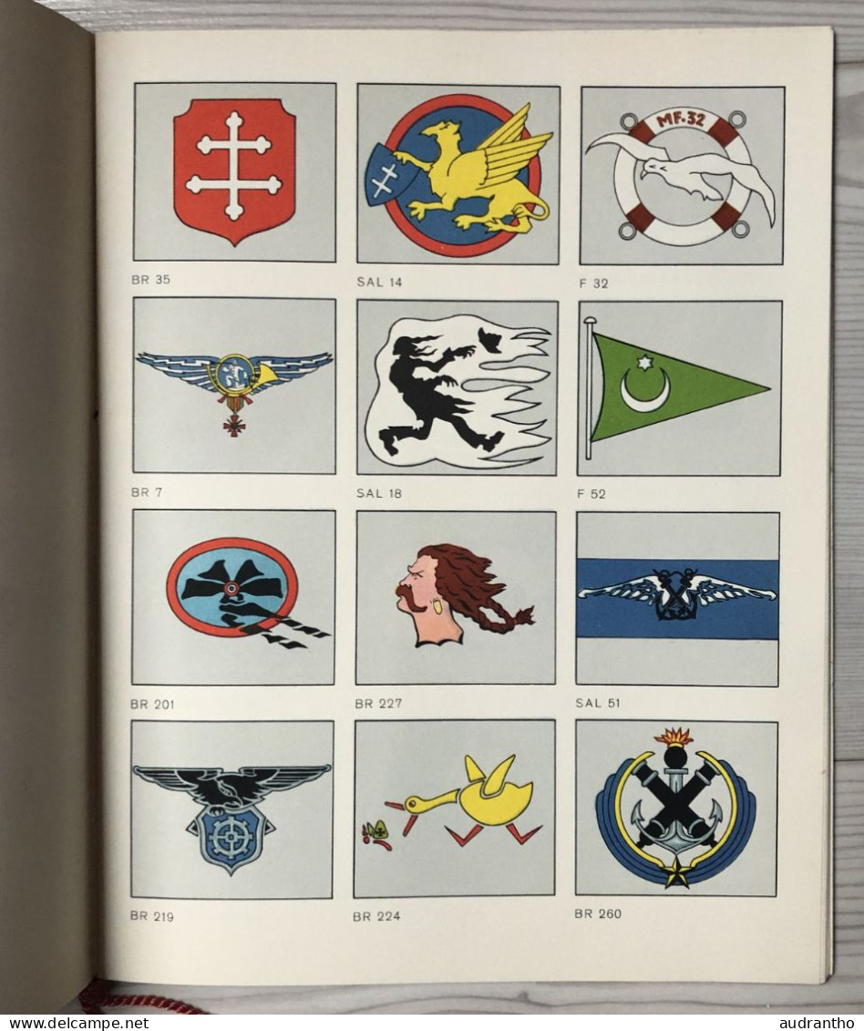 Album ESCADRILLES - 3 brochures illustrées de 300 insignes d'escadrilles - aviation militaire - Général Lechères