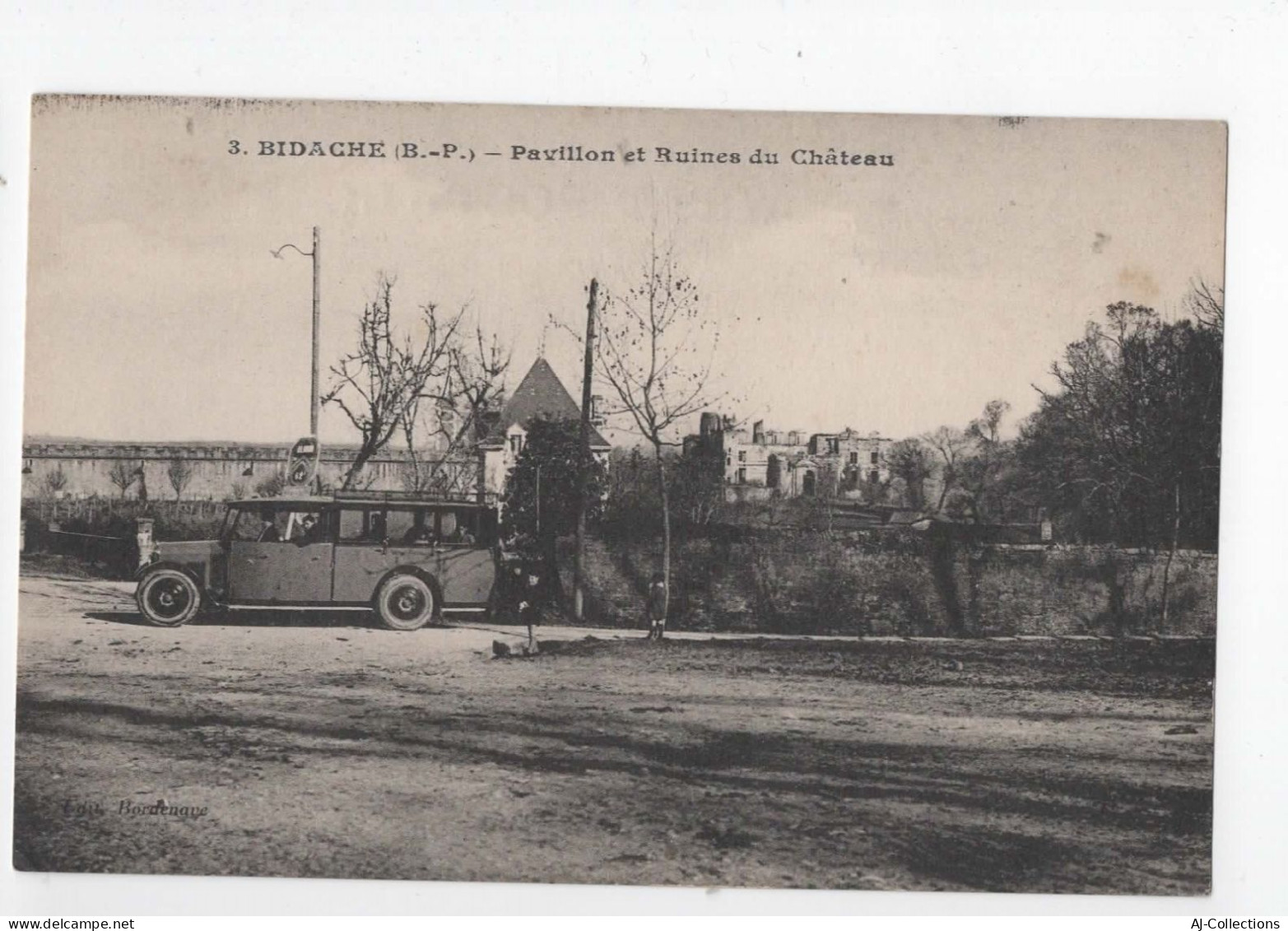 AJC - Bidache Pavillon Et Rueines Du Chateau - Bidache
