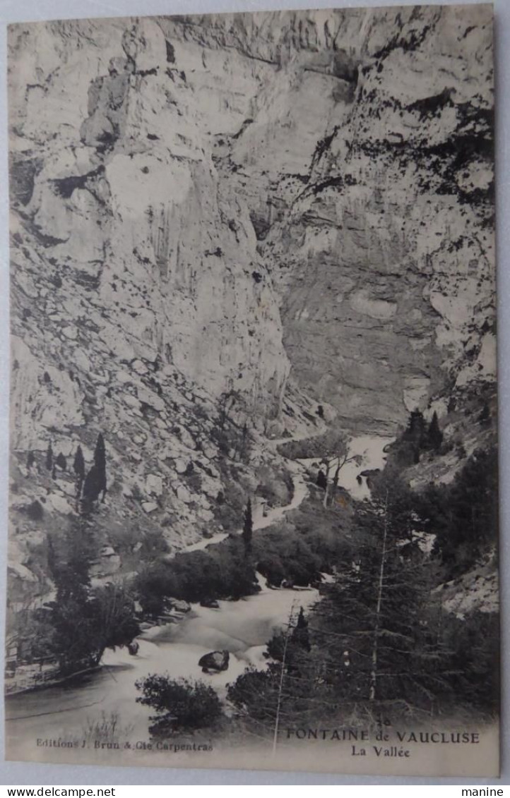 FONTAINE De VAUCLUSE - La Vallée - CPA Dos Simple - Piolenc