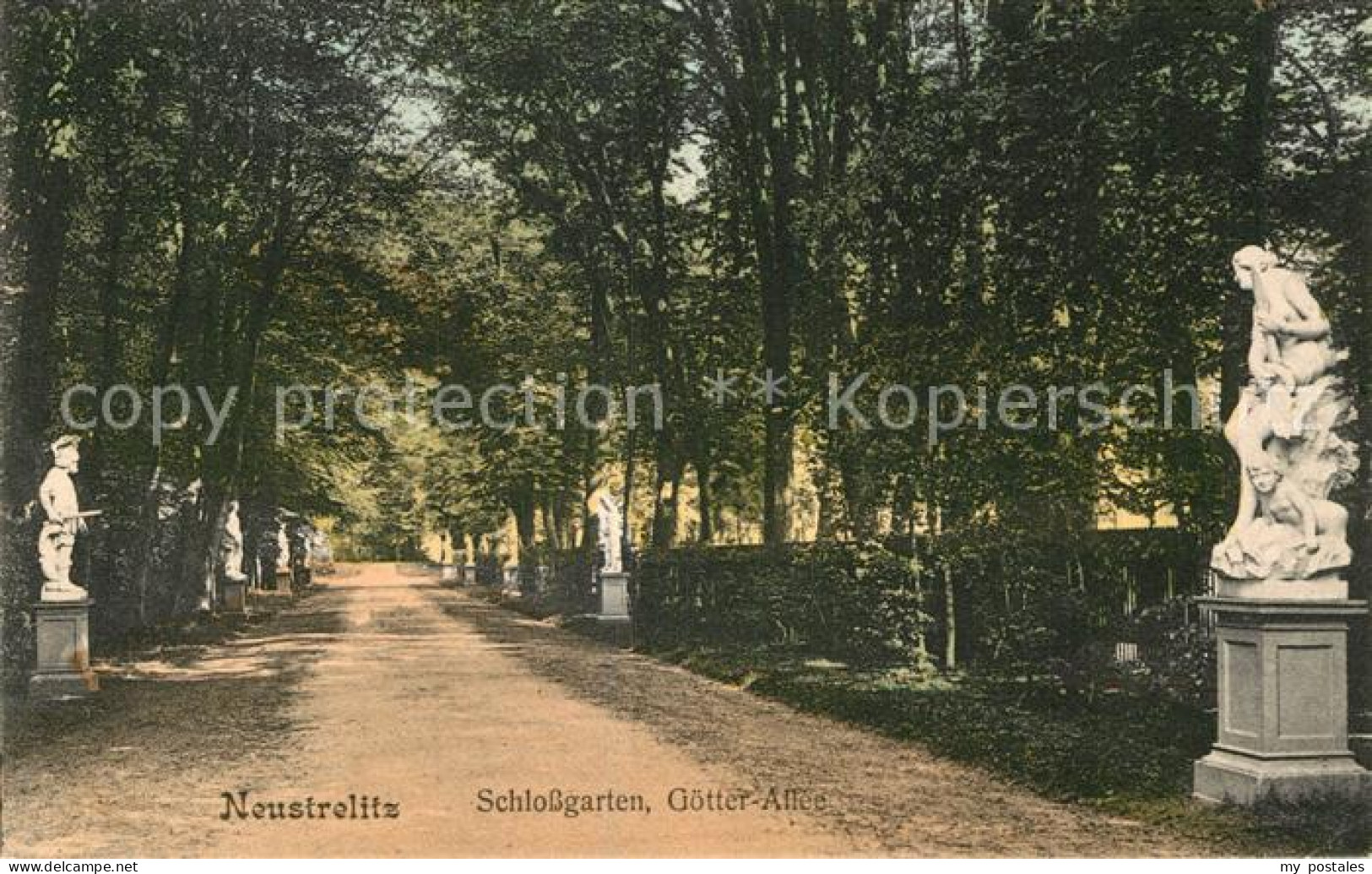 42988377 Neustrelitz Schlossgarten Goetter Allee Neustrelitz - Neustrelitz