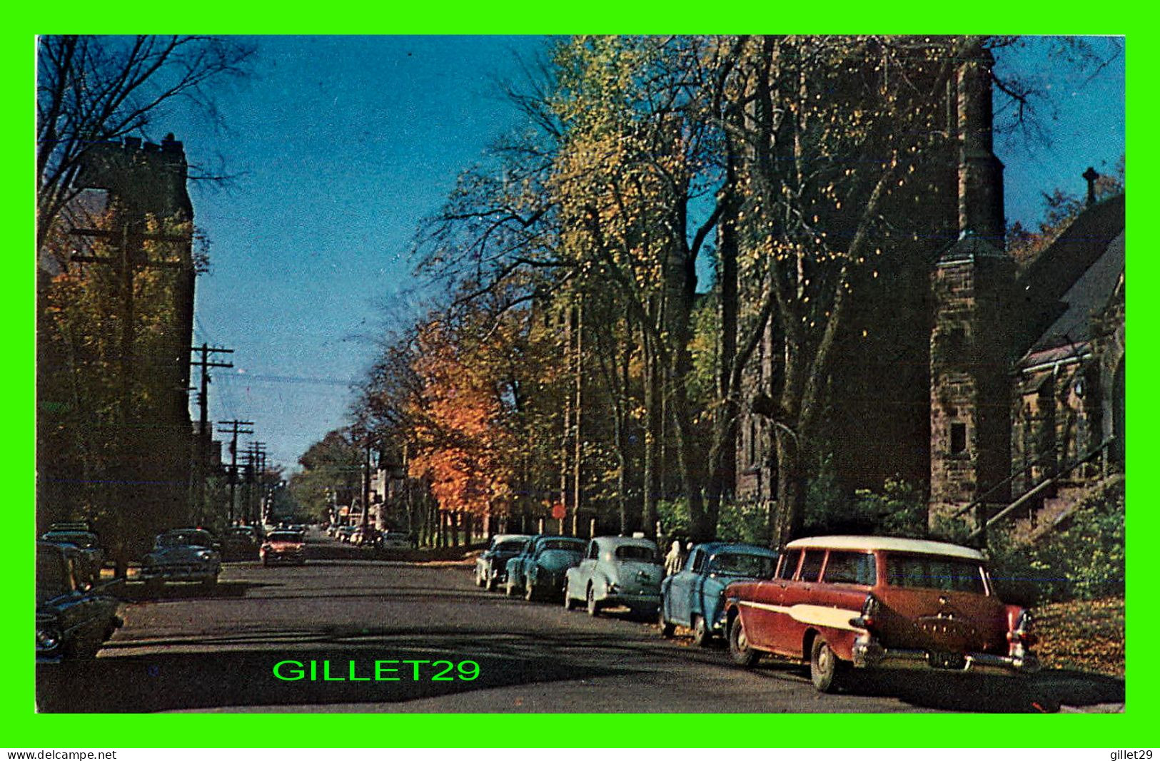 MONCTON, NEW BRUNSWICK - THE CORNER CHURCHES - ANIMATED WITH OLD CARS - PUB. BY LEWIS & NUGENT LTD - - Autres & Non Classés