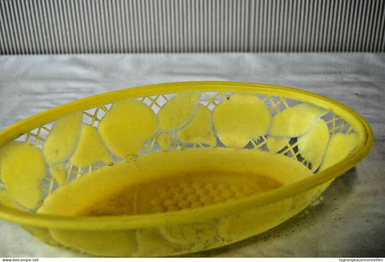 C270 Ancien Plat à Fruits - Jaune Vintage - Plastique - Jugendstil / Art Déco