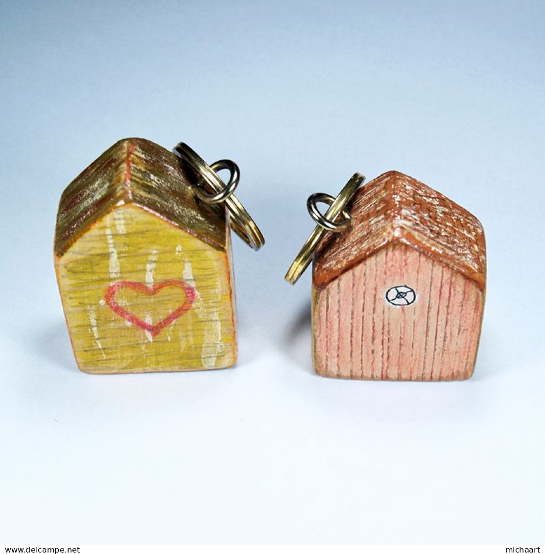 House Keyring Lot Of 2 Handmade Home Figurines Wood Art Keychain Gift 03037 - Hausrat