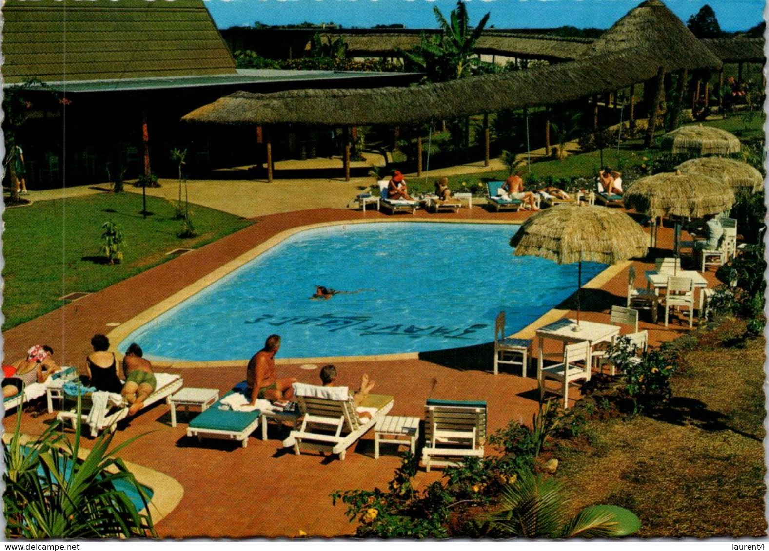 11-12-2023 (1 W 52) Fiji - Travelodge Hotel Swimming Poool At Nadi Airport - Hotels & Restaurants